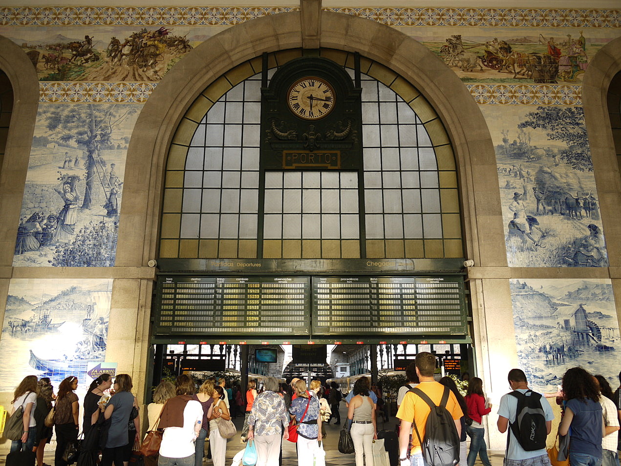 Sao Bento train station